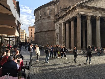 Vinpause utenfor Pantheon, godkjent utetemperatur