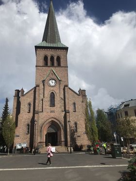 Kampen kirke med Torbjørn Egners plass
